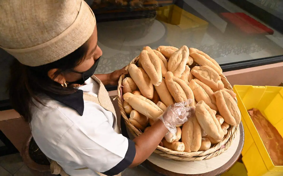 El pan francés forma parte esencial de uno de los platillos emblemáticos de Tampico la llamada torta de la barda