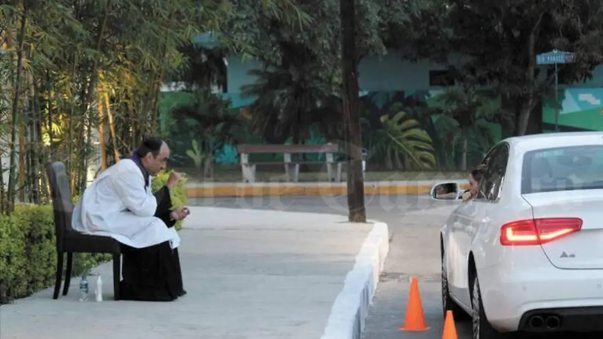 Padre Gustavo Solís Foto José Luis Tampia