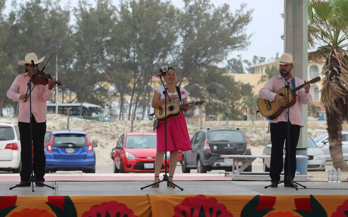 Actividades artísticas, sol, arena y mar