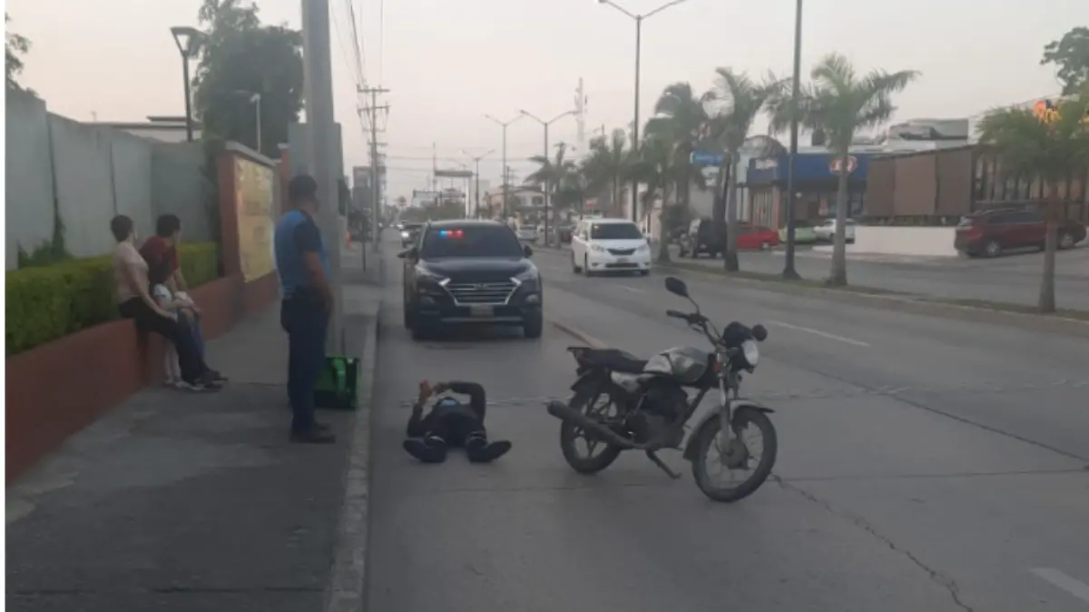 Elementos de la Secretaría de Tránsito realizaron el parte del accidente y resguardaron el área