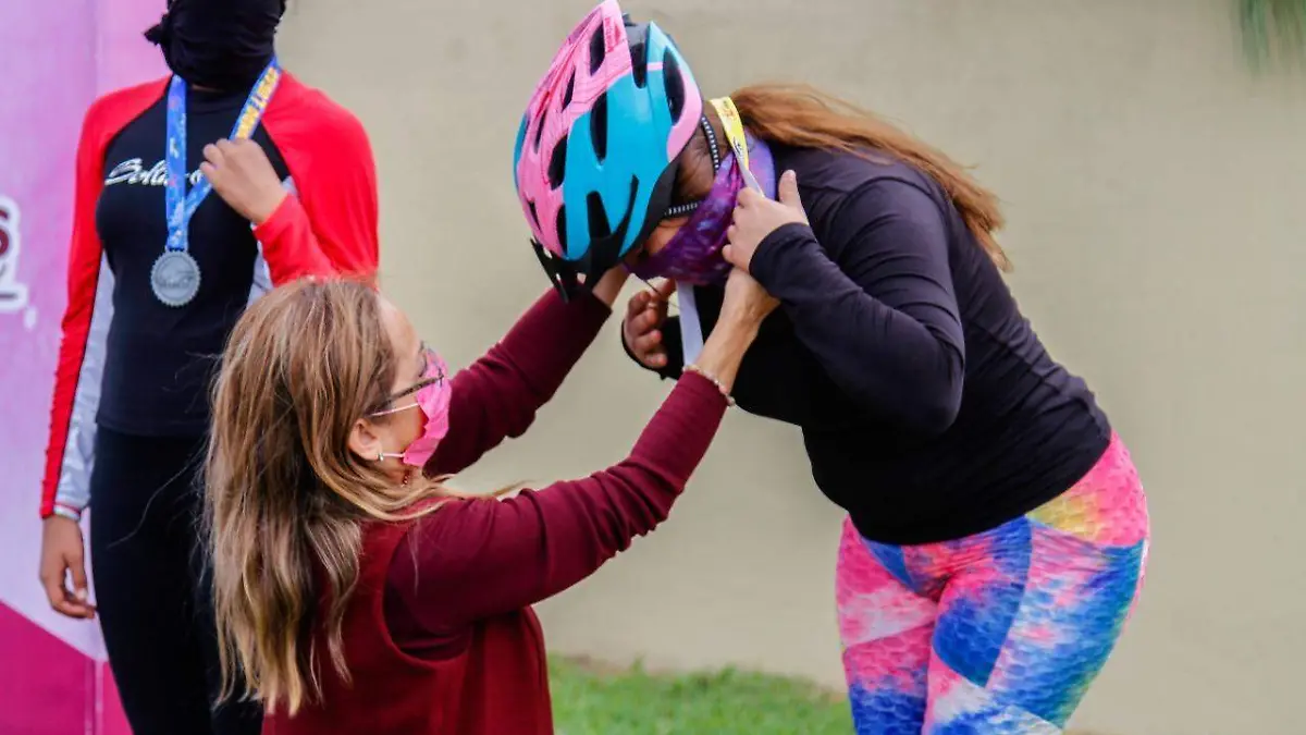  Rossy Luque de Martínez agradeció a los participantes a la “Dominguera Bikerworks Shark 2021”