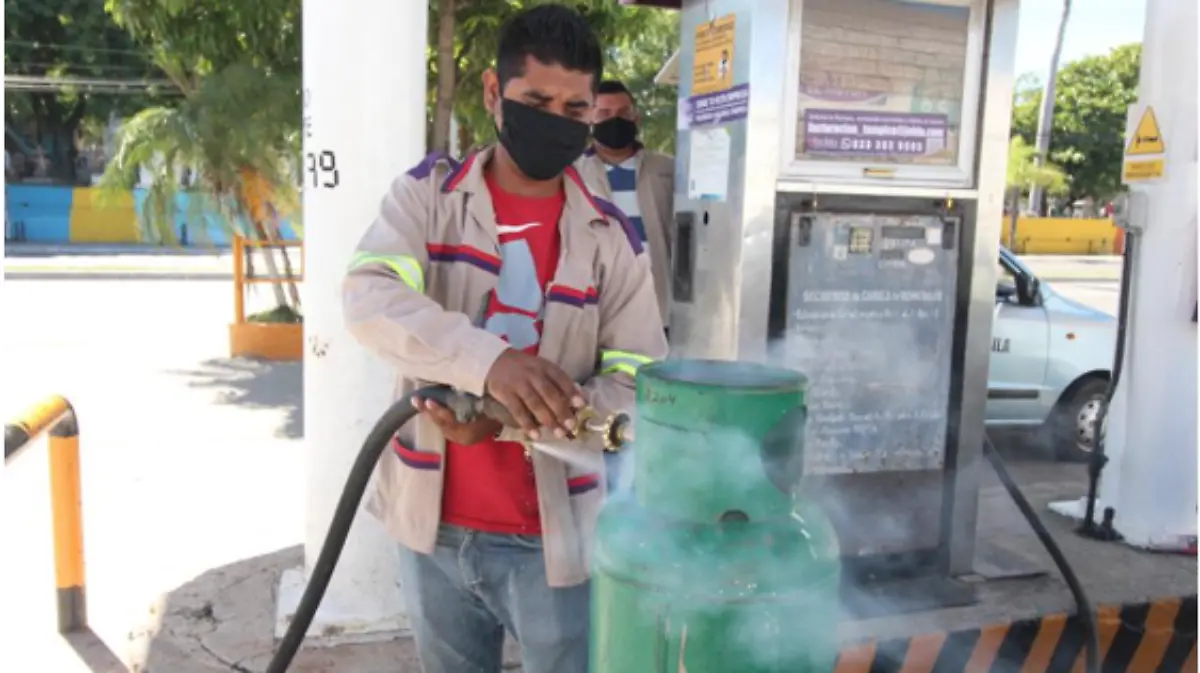 Llenan tanques de 4 kilogramos