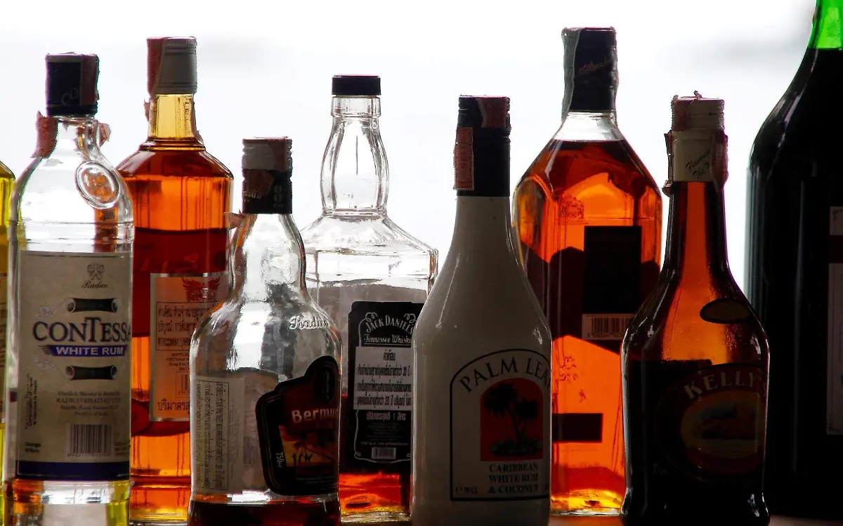 alcohol-g3aee3356a_1920
