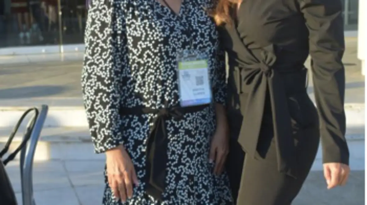 Martha Llanes y Leslie Wilson