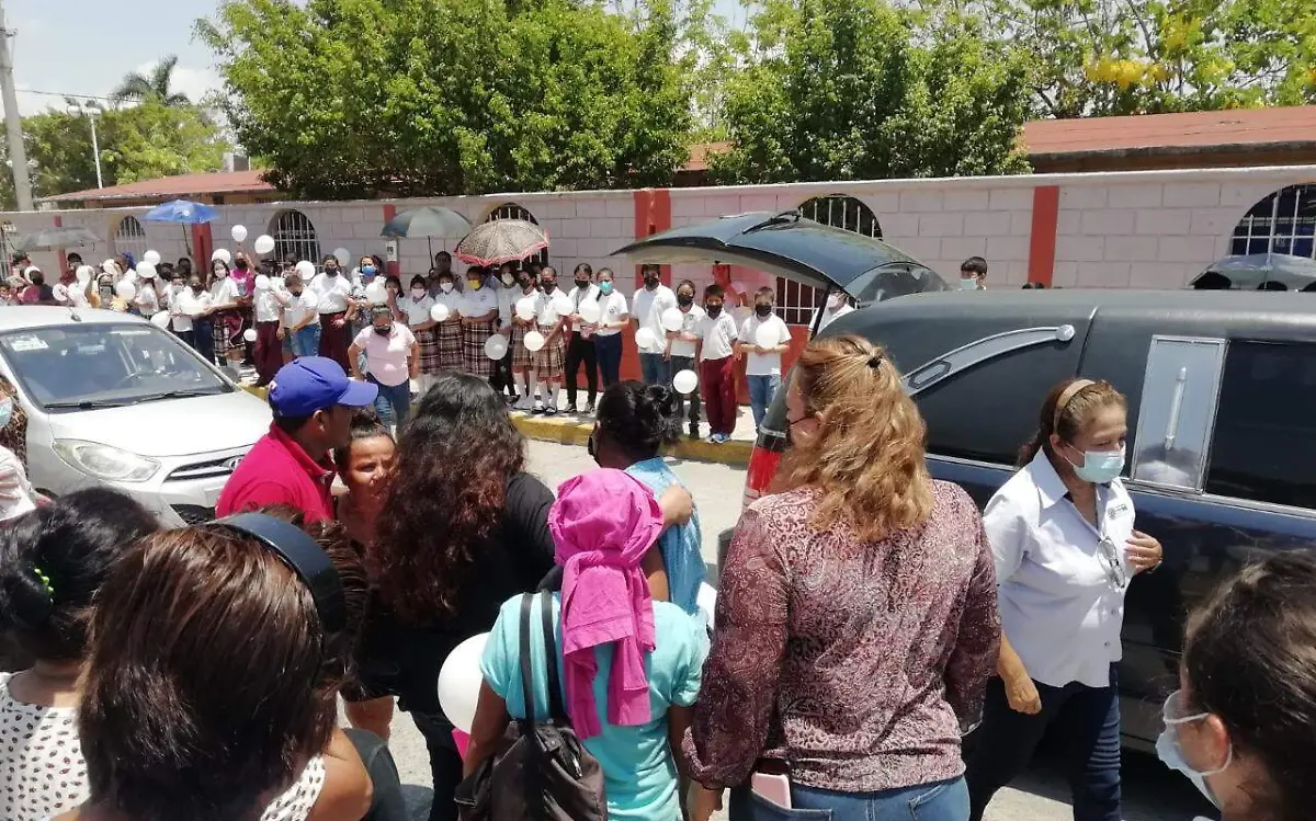 Con pase de lista y aplausos despidieron a Juanito en la Tampico Altamira