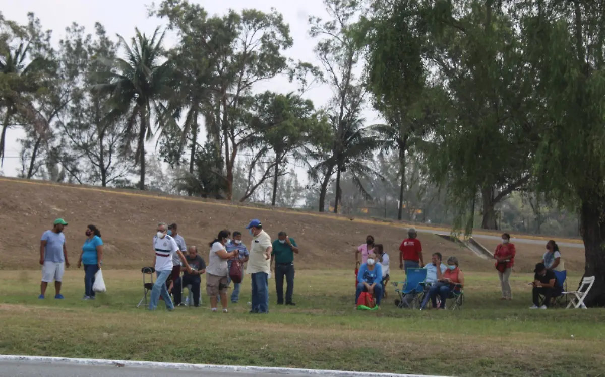 Servidores de la nación que tienen el control de este módulo señalaron que los familiares ya no pueden ingresar con personas que se vayan a vacunar en el área general