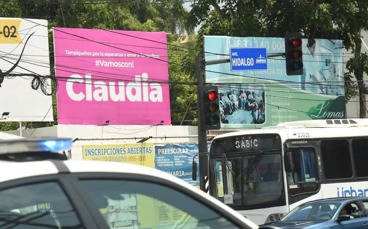 Espectaculares en Tampico a favor de la jefa de gobierno 