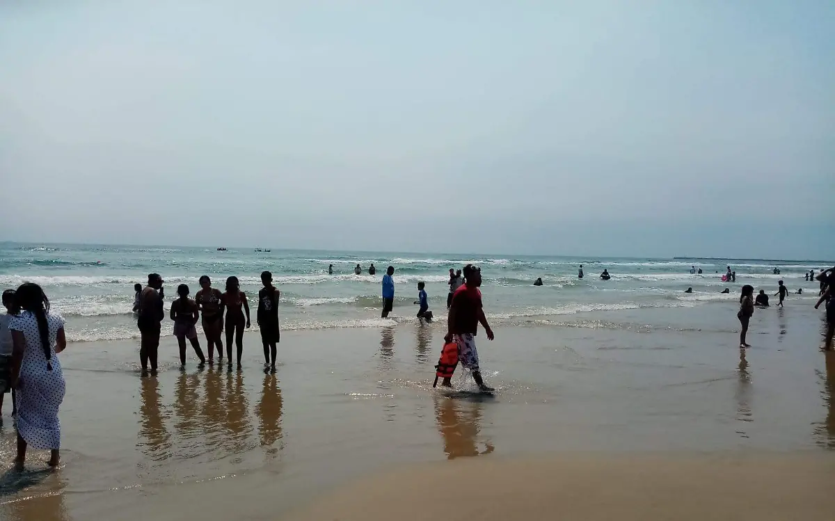 Visitan Miramar este caluroso primer sábado de junio