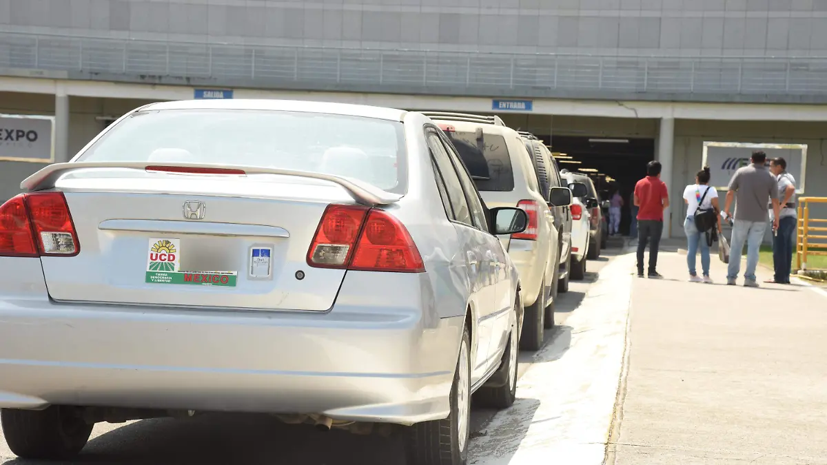 Procesos de legalización de autos chocolate en estados de la frontera entre México y Estados Unidos
