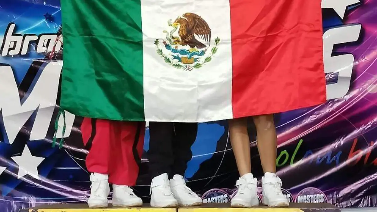 Academia de dance en Tamaulipas participa en competencia en Colombia 