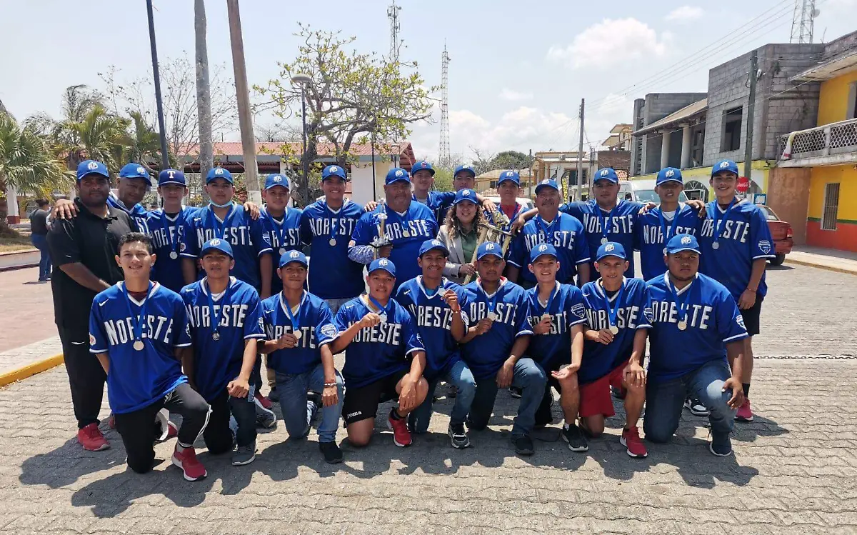 Subcampeones del Torneo Nacional “Vamos a Jugar” regresaron a Tampico Alto