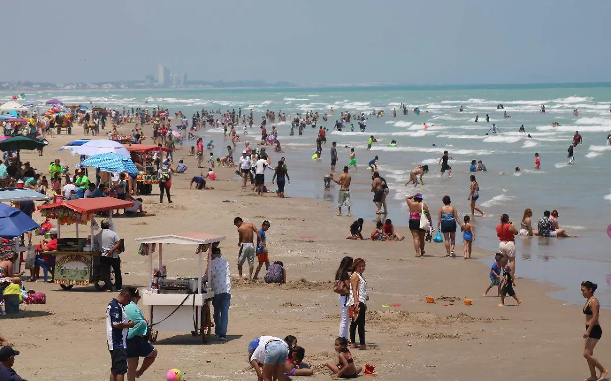 Más de 20 mil personas visitaron playa Miramar en este primer fin de semana de abril