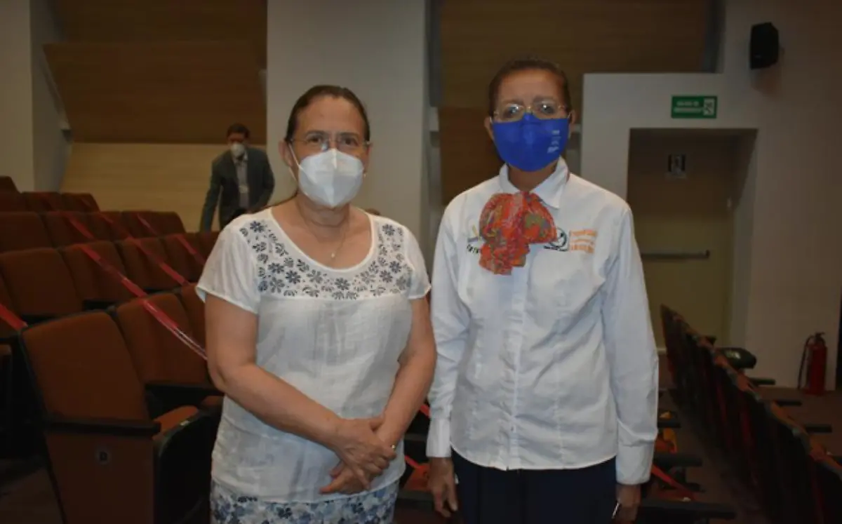 Presentan el libro "De lo presencial a lo virtual"