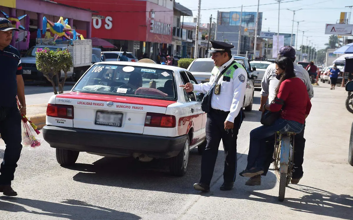 Taxistas abren dos nuevas rutas en Pánuco Gustavo García