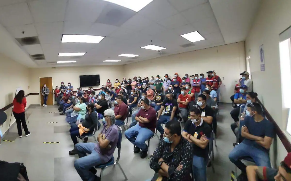 Visita Susana Prieto a trabajadores de Tridonex Susana Prieto (2)