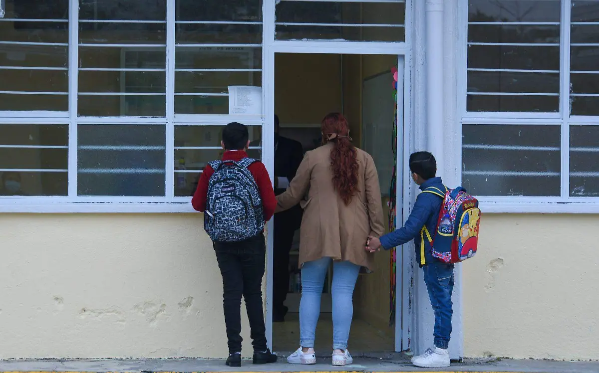 Estudiantes de primaria y secundaria beneficiados por Becas Una Nueva Era | Cuartoscuro jpeg