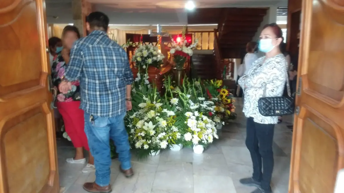 Familias de todos los sectores, representantes campesinos, agentes municipales, ganaderos, productores acompañaron a los familiares del destacado médico