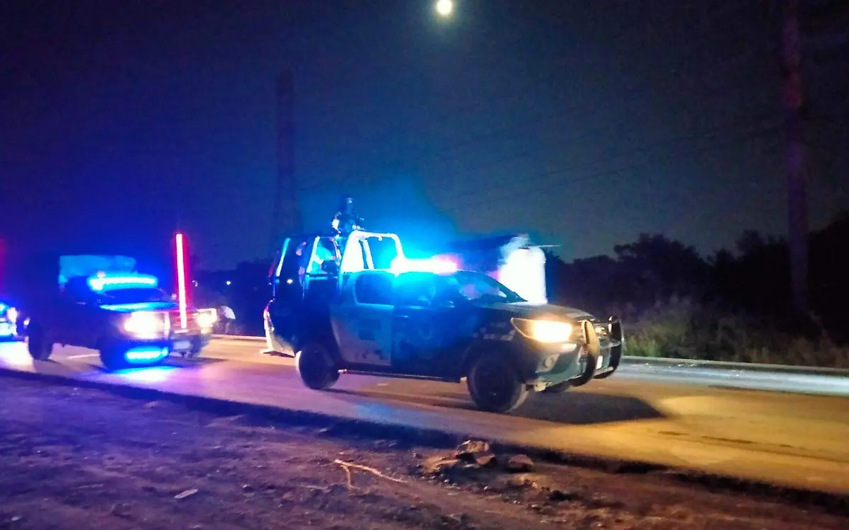 El bloqueo en  la carretera Tampico-Valles fue porque habitantes de Tamos hicieron una protesta ante la falta de agua y luz Fuerza Civil