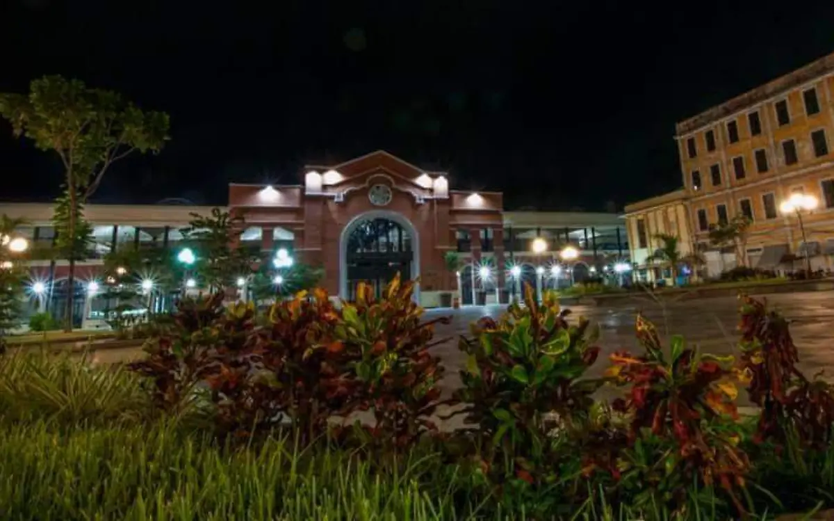 Mercado de Tampico por la noche Dirección de Turismo de Tampico