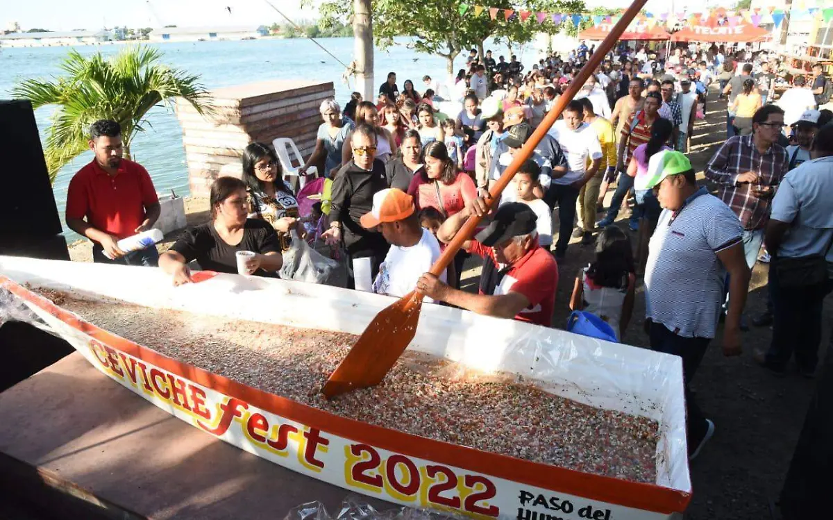 Se armó el ceviche de mil 500 litros en Pueblo Viejo José Luis Tapia (1)