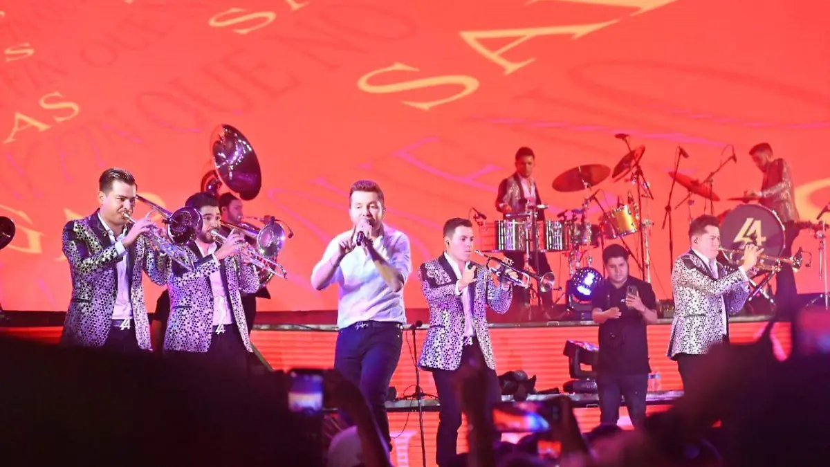 La Adictiva ofrece concierto en Altamira Alejandro del Ángel (3)