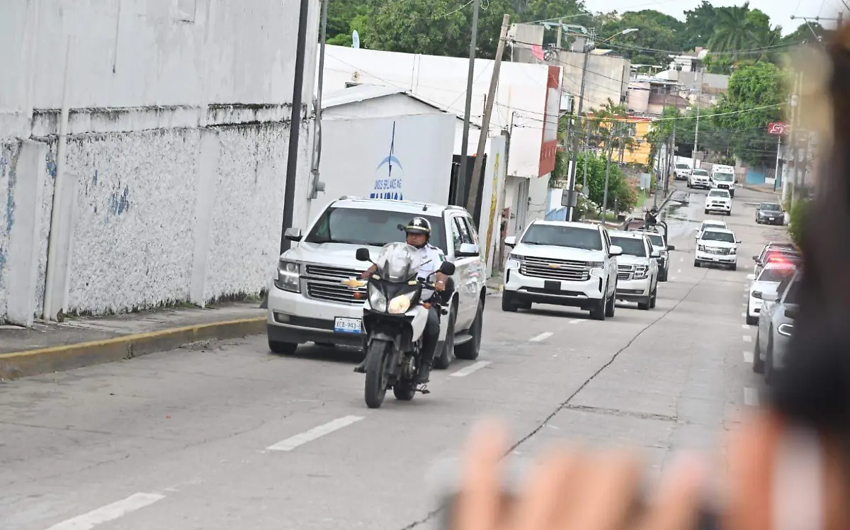 Cuerpos del senador y esposa que murieron llegan a Tampico 