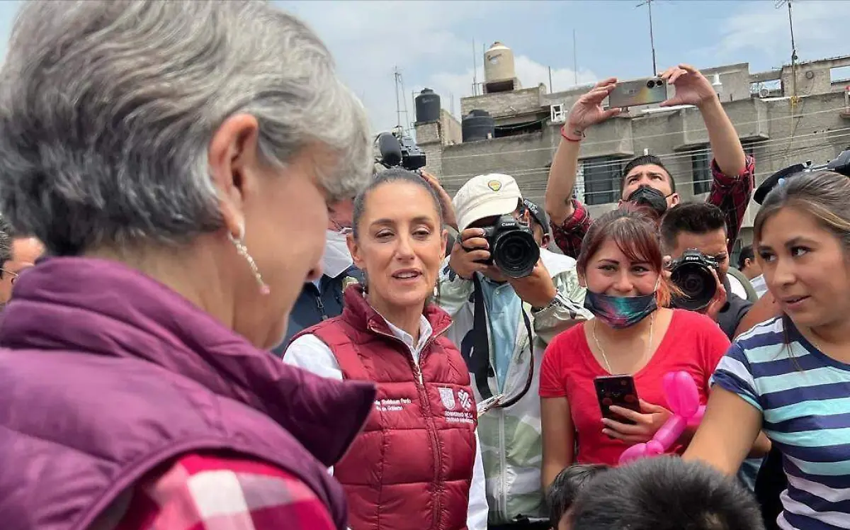 María Santiago de Villarreal acudió a la presentación del programa Barrio Adentro en la Ciudad de México