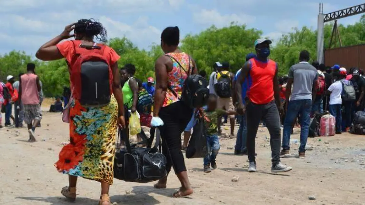 Piden puente aéreo para devolver a migrantes a sus países 