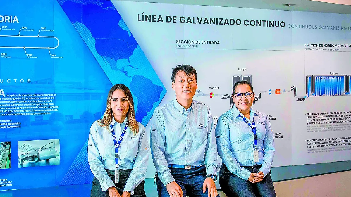 Janina Negrete , gerente de Ciudadanía Corporativa; Han Dong Soo , director general de Producción y Maribel Martínez, gerente de Producción en Posco México 