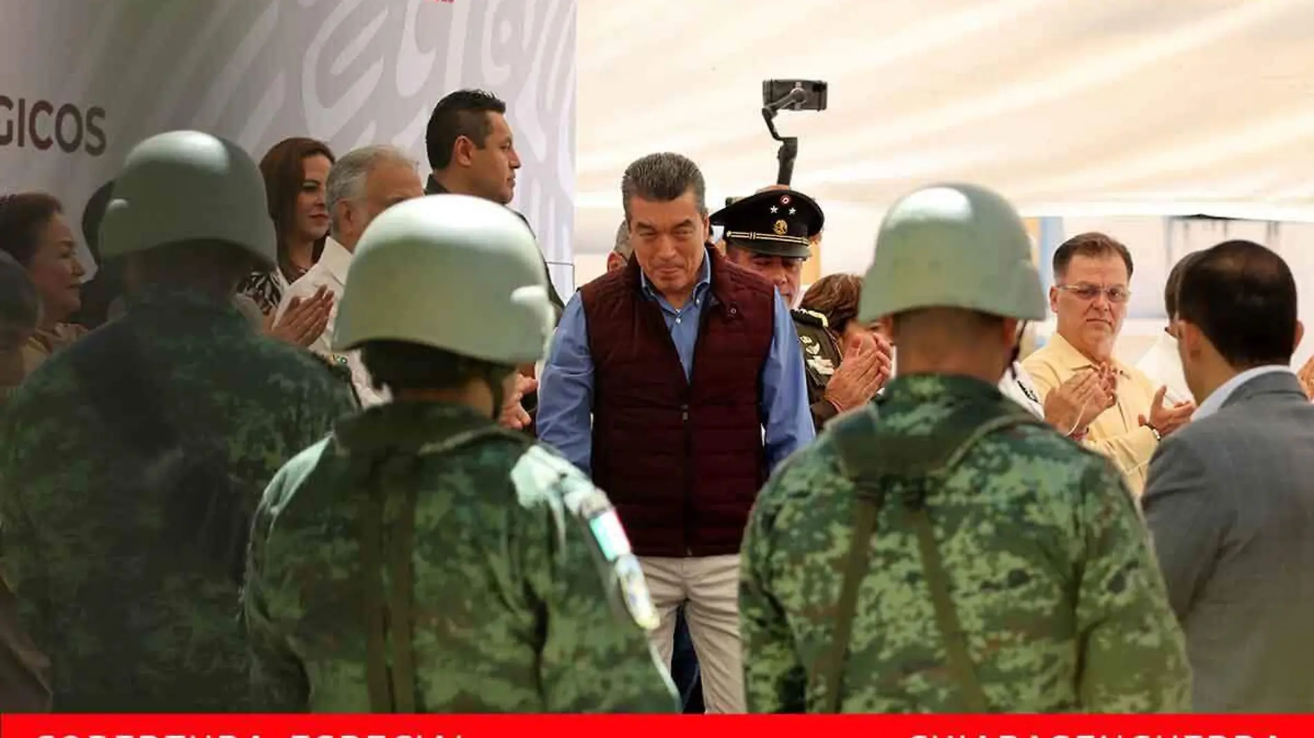 Gobernador-de-Chipas-fuertemente-custodiado-por-Ejercito_Ernesto-Munoz_ok