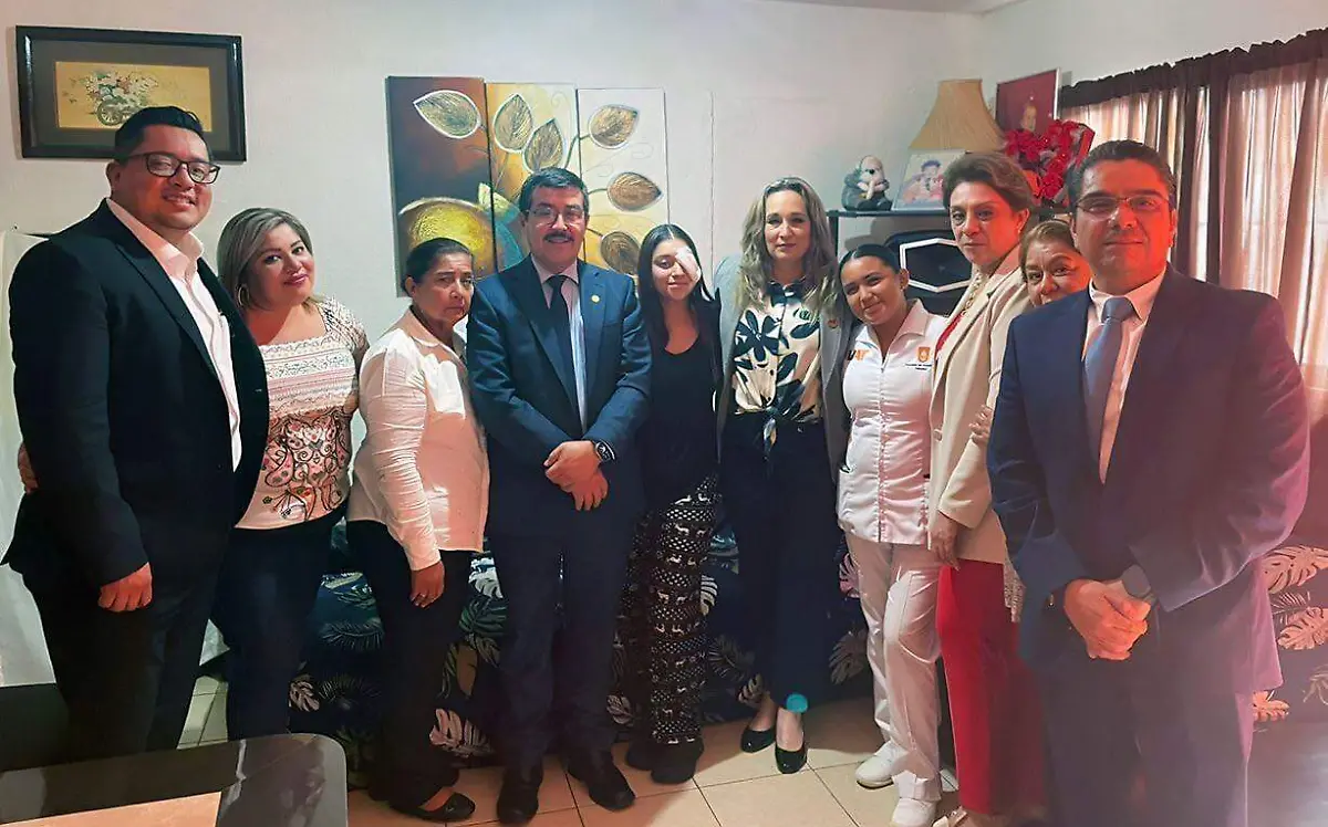Docentes de la UAT visitaron a la estudiante de Enfermería para decirle que 'no está sola' y que cuenta con su respaldo UAT