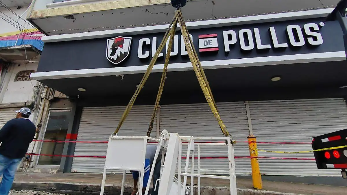 Otra cornisa colapsa en Tampico: Protección Civil pide revisar edificios antiguos