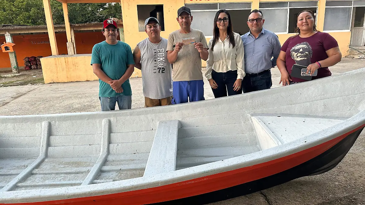 Iniciando el 2025, cooperativas pesqueros recibieron donación de embarcaciones
