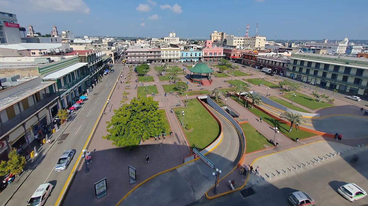 La Plaza de la Libertad está rodeada de construcciones con más de un siglo de historia 