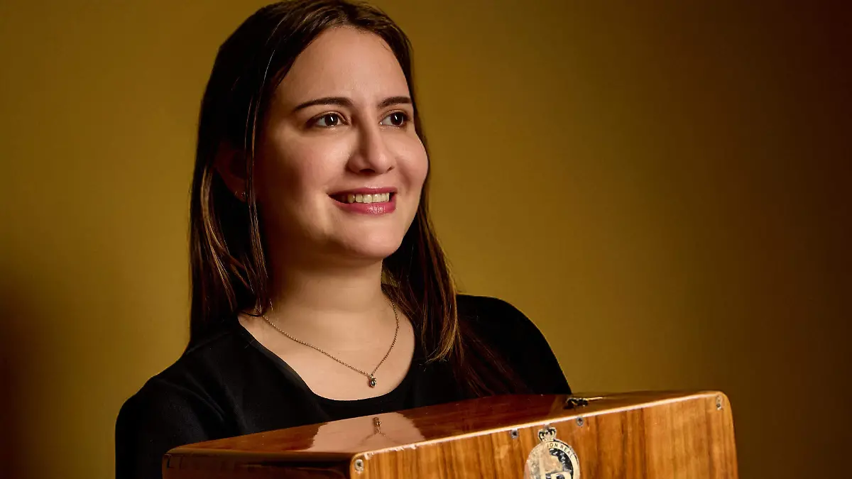 Ruth Lozano percusiones