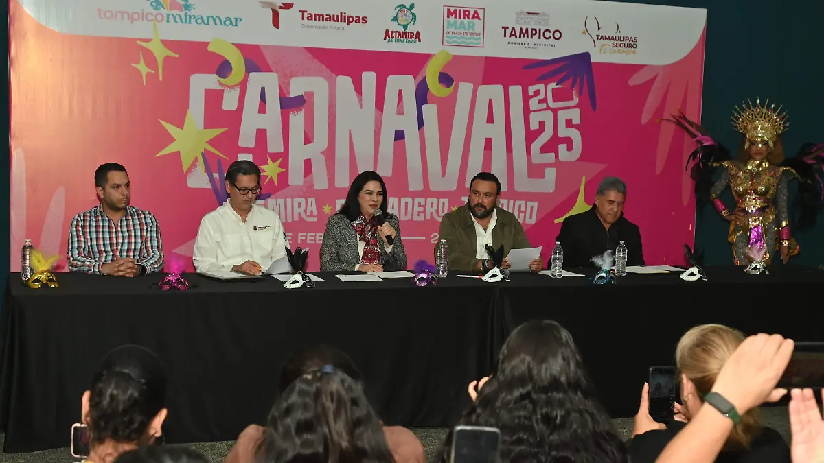 En rueda de prensa los alcaldes de Tampico, Mónica Villarreal; de Madero, Erasmo González y Altamira, Armando Martínez; con el secretario de Turismo, Benjamín Hernández
