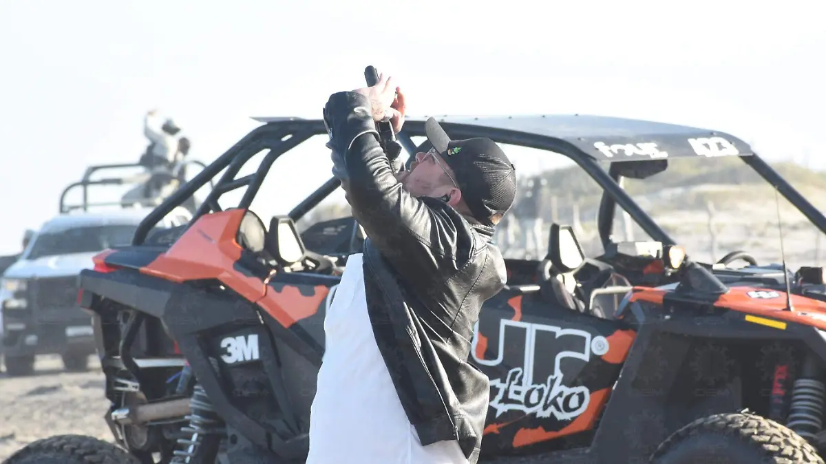 En Playa Bagdad, Matamoros, se reunieron para ver el lanzamiento de Starship