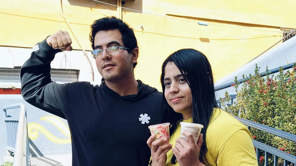 Juan y Alondra, son dos atletas que vendiendo postres buscan ir al nacional de powerlifting