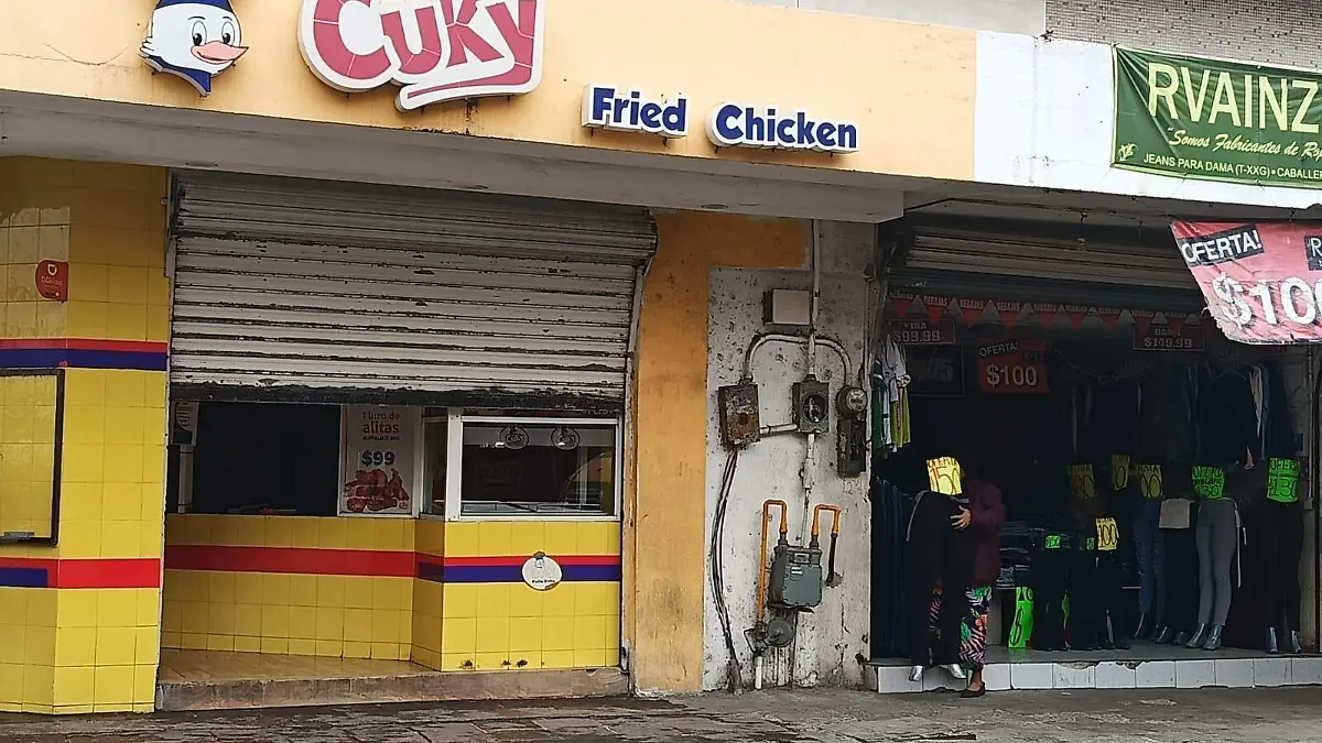 Negocios en Tampico resisten apagón mientras desde la tarde del domingo