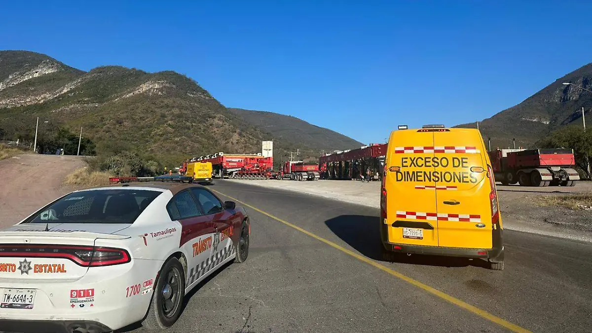 Con la carga viajan unidades privadas de vigilancia, así como personal de la Guardia Estatal 