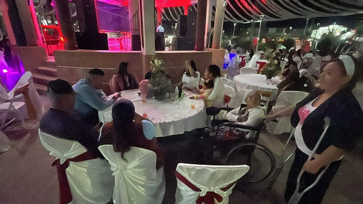 Los recién casados contarán con banquete, pastel para festejar su matrimonio en Pueblo Viejo