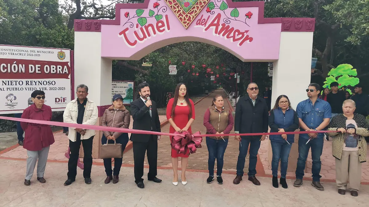 Tunel del amor inauguración