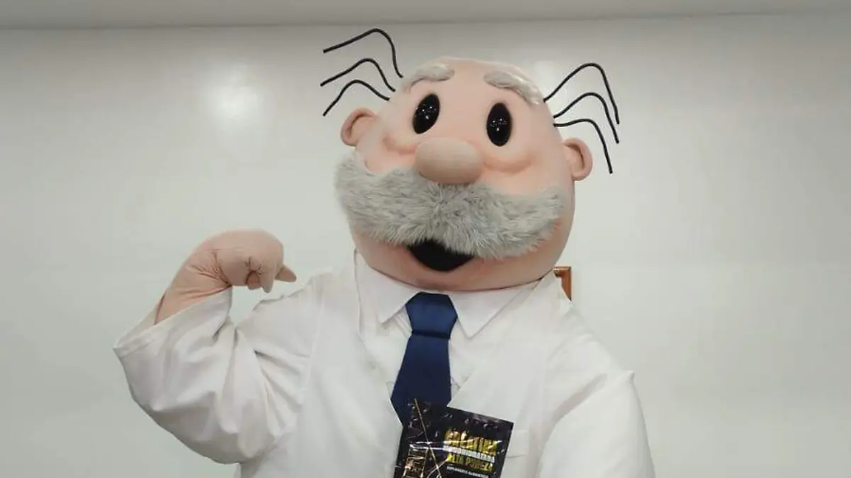 La botarga de Dr. Simi suele bailar con mucha energía en las banquetas de múltiples ciudades 