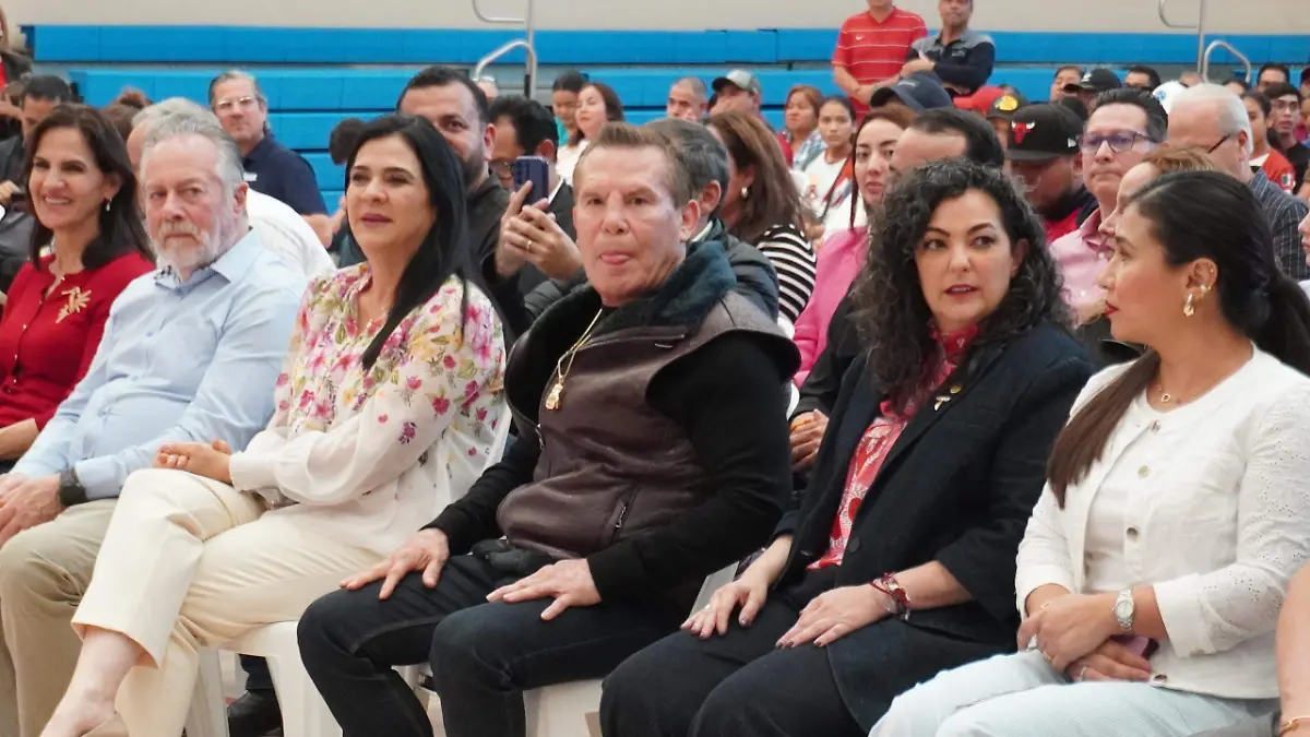 Durante la conferencia, Chávez estuvo acompañado de Mónica Anaya Villareal, alcaldesa de Tampico