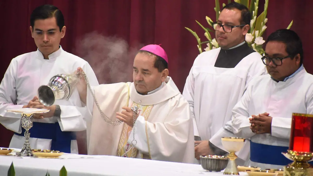 El martes 25 de febrero se realizó una misa de acción de gracias para despedir al obispo Álvarez Cano