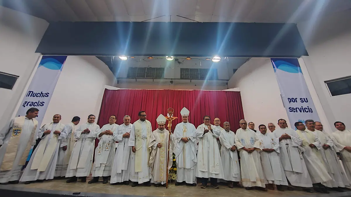 Múltiples miembros de las arquidiócesis de Tampico, Ciudad Valles y San Luis Potosí