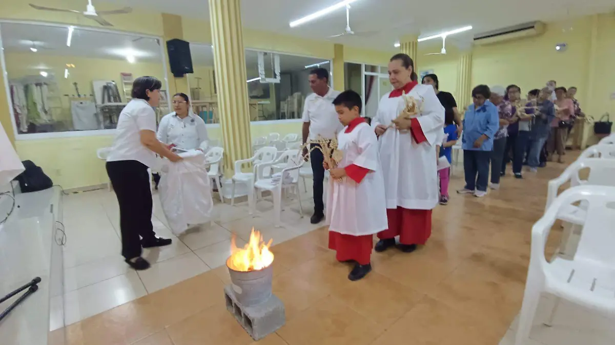 Se realizó el ritual para obtener las cenizas, previo al miércoles