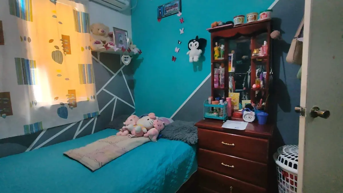 La mamá de Karlita conserva su cuarto tal cual lo dejó 