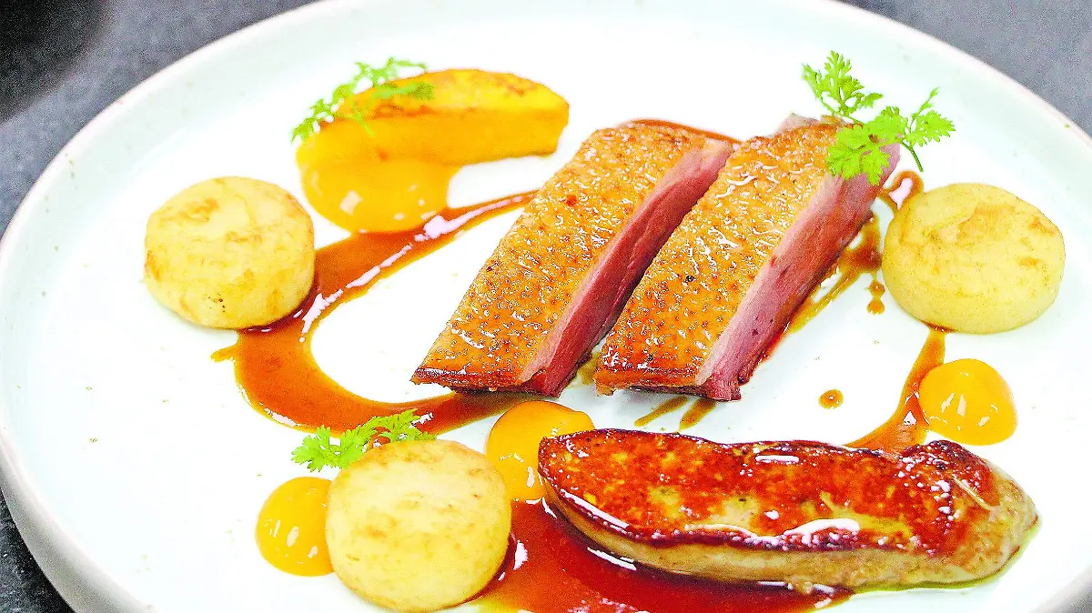 Esta fruta también ayuda a contrastar sabores, como los del pato