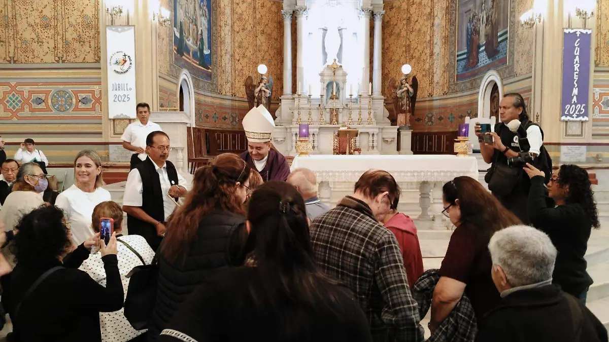 Dentro de la celebración eucarística por el primer domingo de Cuaresma, agradeció a los fieles su apoyo
